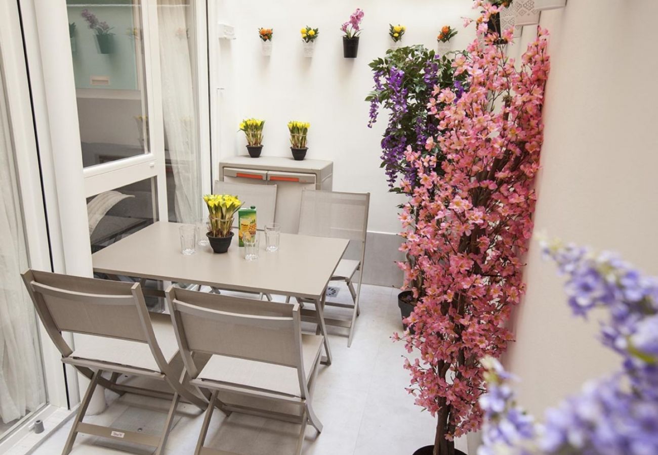 Apartamento en Madrid - MIT House Embajadores Confort VII en Madrid 