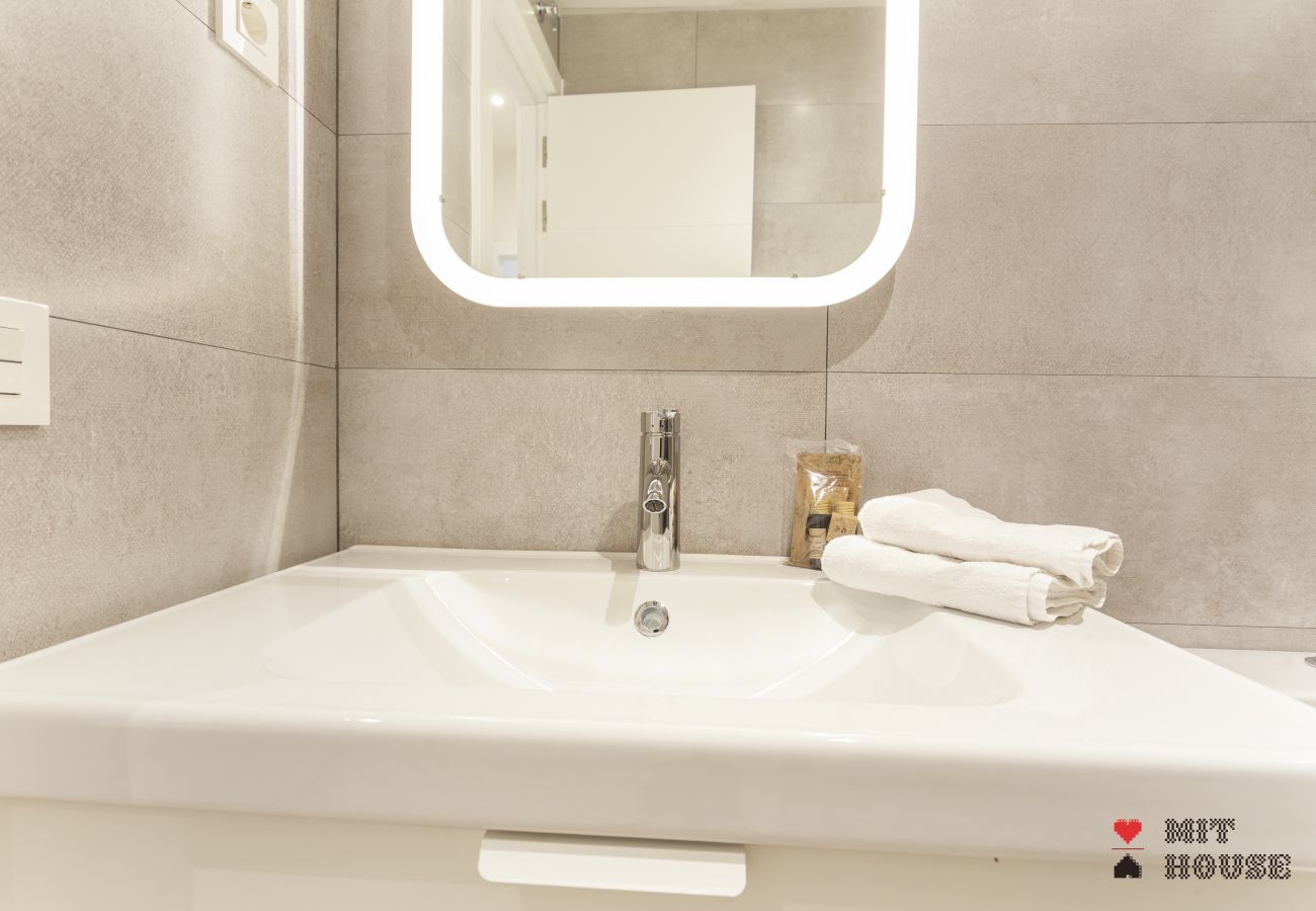 Apartment in Madrid - Universidad V Apartment in Madrid - Universidad V