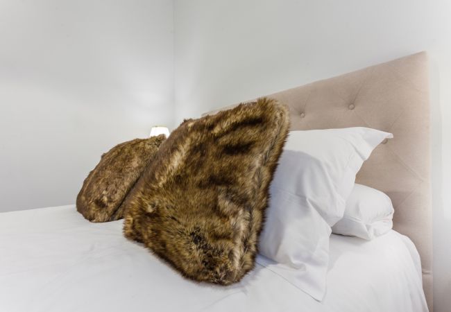 Apartment in Madrid - Monte Esquinza Apartment in Madrid - Monte Esquinza