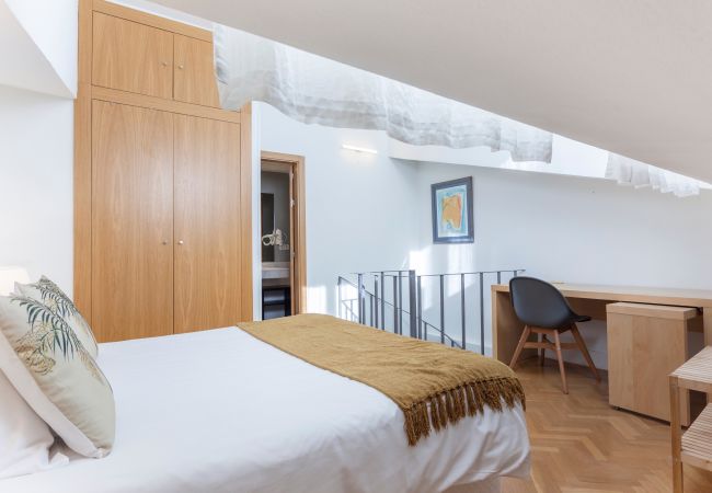 Apartment in Madrid - MIT House Barquillo Duplex in Madrid 