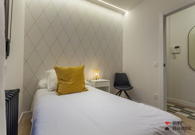 Apartment in Madrid -  4 ways XIII apartment in Madrid