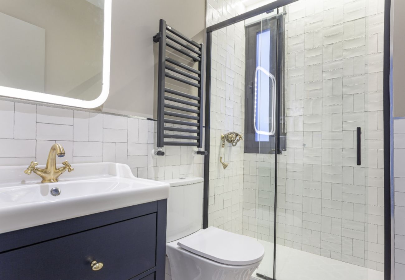 Apartment in Madrid - 4 ways XI apartment in Madrid 