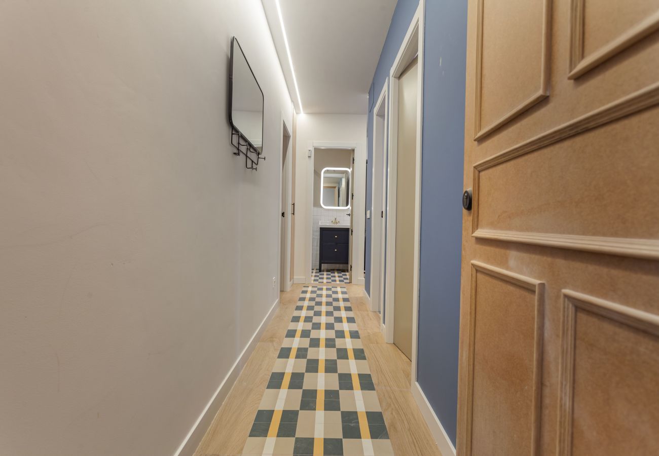 Apartment in Madrid - 4 Ways X apartment in Madrid