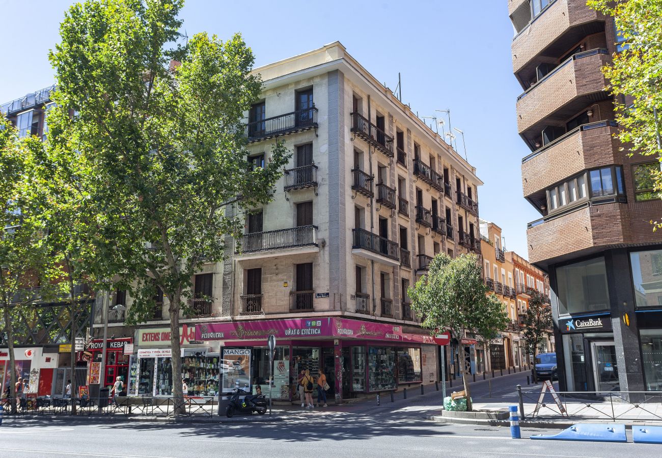 Apartment in Madrid - 4 Ways X apartment in Madrid