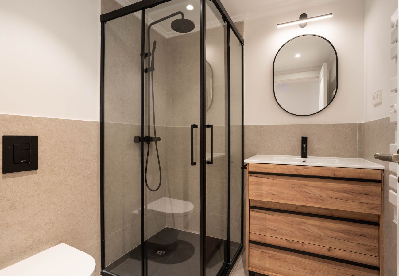 Apartment in Madrid - Adelfas II apartment in Madrid 