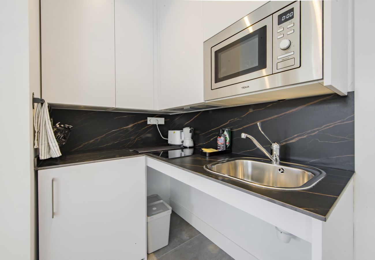 Studio in Madrid - USL Almudena Apartment in Madrid 
