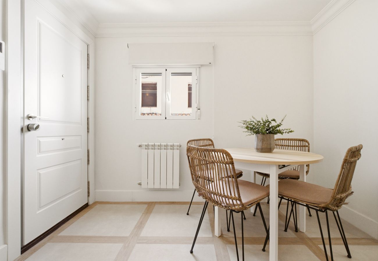 Apartment in Madrid - Casa Cortes XIV apartment in Madrid
