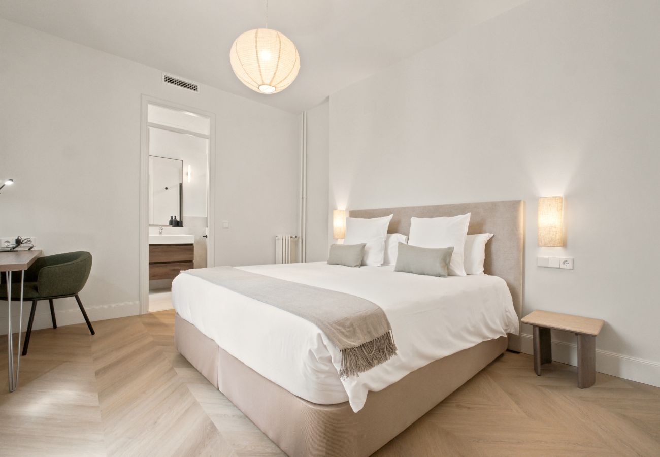 Apartment in Madrid - Almagro Luxe II apartment in Madrid 