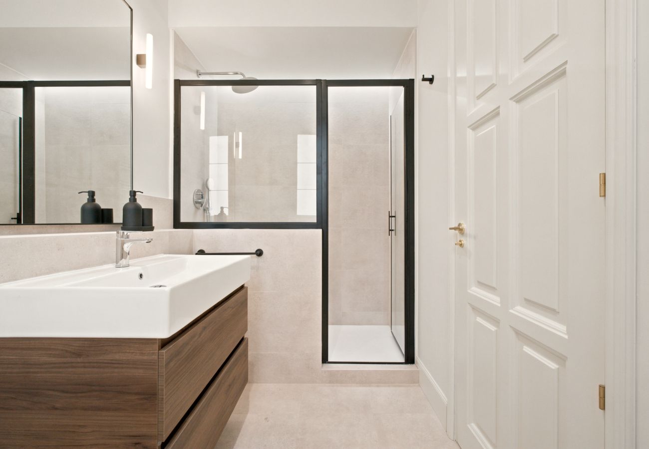 Apartment in Madrid - Almagro Luxe II apartment in Madrid 