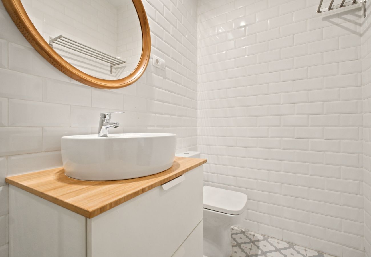Studio in Madrid - Basilica IV apartment in Madrid 