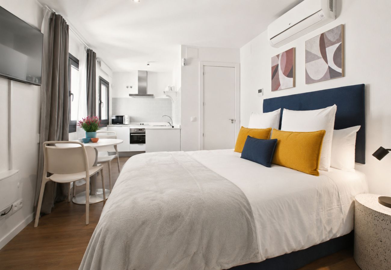 Studio in Madrid - Basilica XVII apartment in Madrid 
