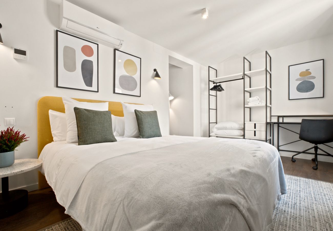 Studio in Madrid - Basilica XX apartment in Madrid 