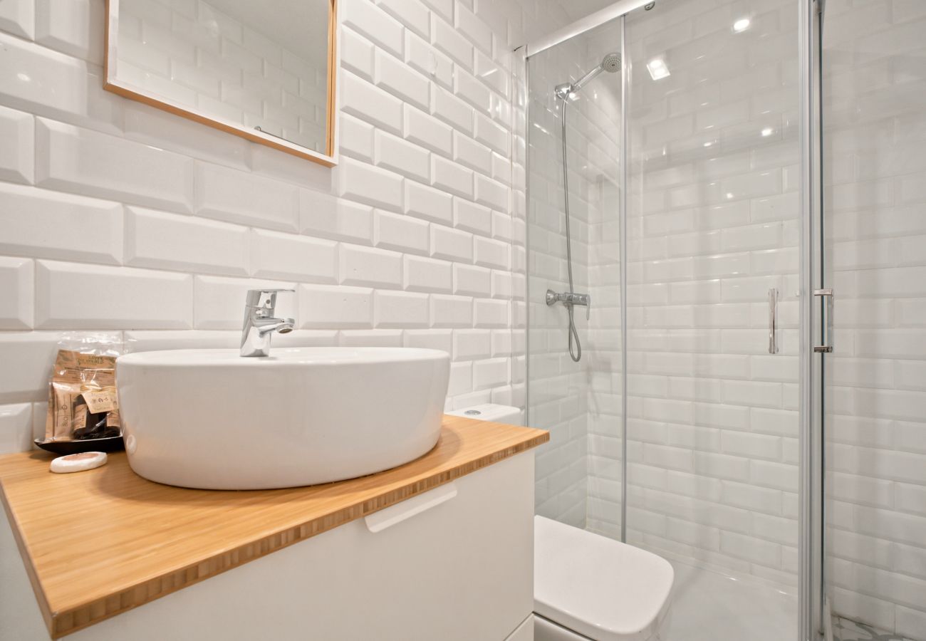 Studio in Madrid - Basilica XVIII apartment in Madrid 