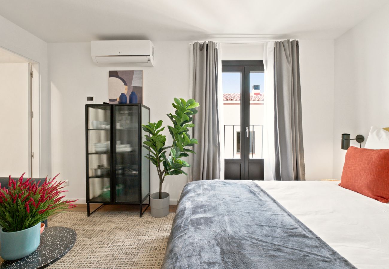 Studio in Madrid - Basilica XVIII apartment in Madrid 