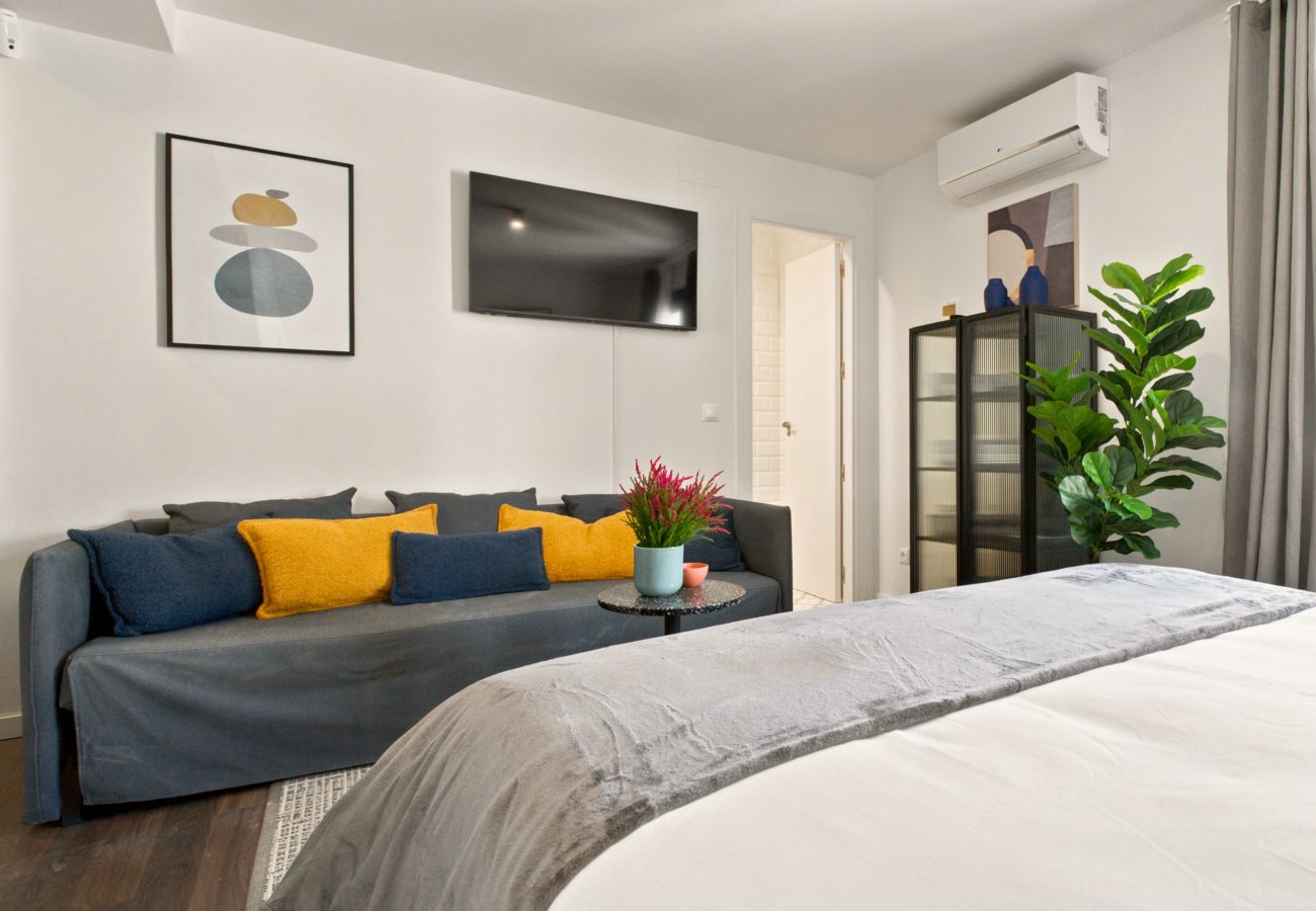 Studio in Madrid - Basilica XVIII apartment in Madrid 
