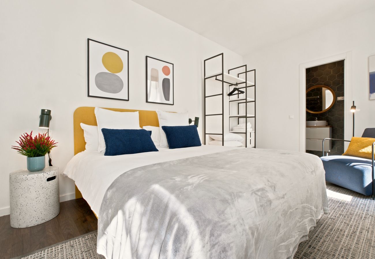 Apartment in Madrid - Basilica XV apartment in Madrid 